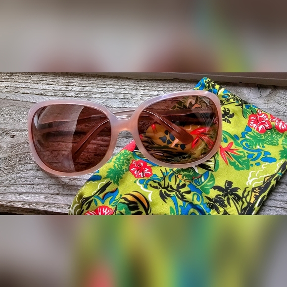 Maui Jim Rainbow Falls Polorized sunglasses with case. - Picture 16 of 16